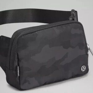 Lululemon Everywhere Belt Bag Large 2L H3DC (Heritage 365 Camo Deep Coal Multi)
